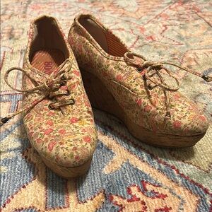 80%20 Floral Wedge Shoes